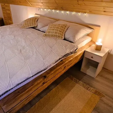 U Jesterky Se Saunou V Cene, Rejvizska 29, Apartment *