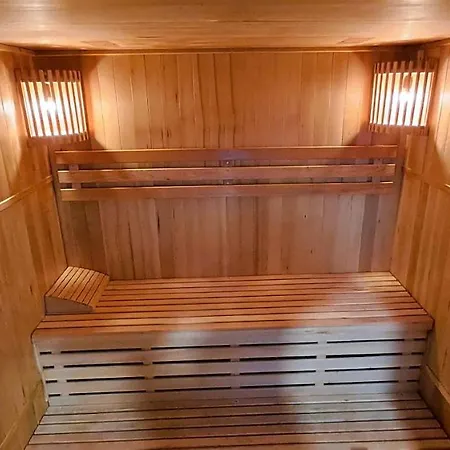 U Jesterky Se Saunou V Cene, Rejvizska 29, Apartment