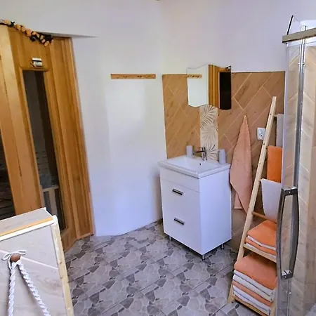 U Jesterky Se Saunou V Cene, Rejvizska 29, Apartment Jesenik