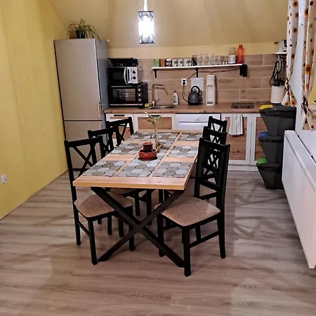 U Jesterky Se Saunou V Cene, Rejvizska 29,