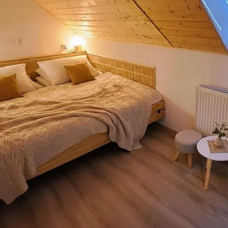 Appartement U Jesterky S Finskou Saunou V Cene