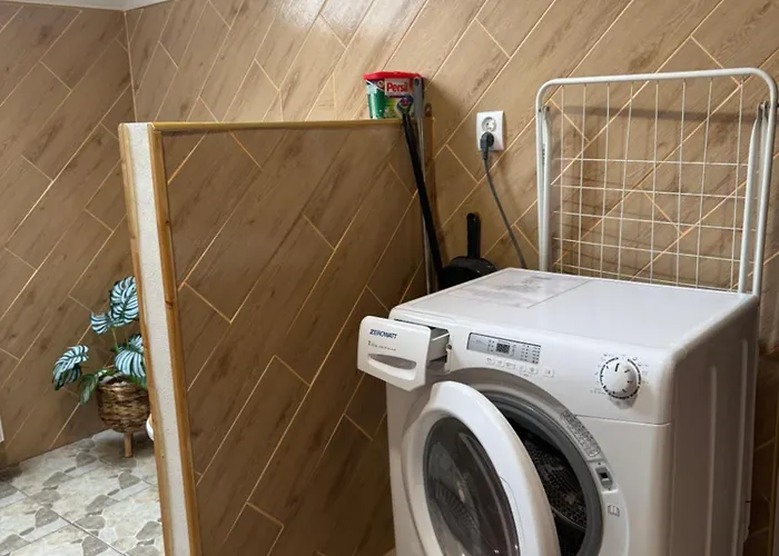 U Ještěrky Se Saunou V Ceně, Rejvízská 29, *